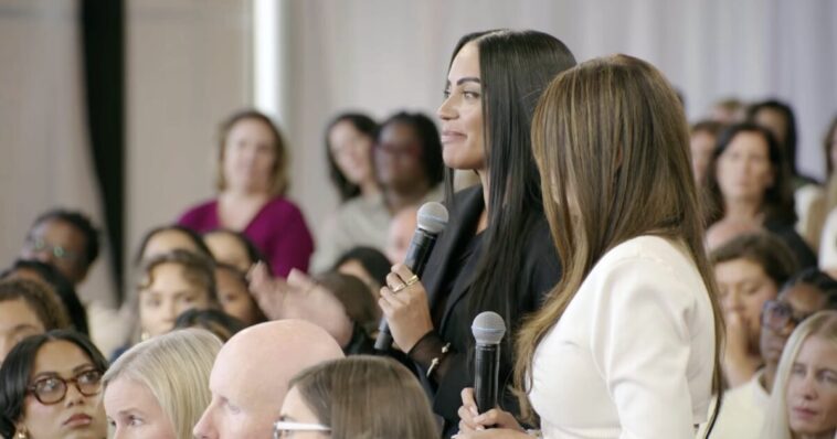 oprah-audience-member-stands-her-ground-and-calls-lindsay-clancy-a-“murderer”-while-the-studio-turns-clancy-into-a-mental-health-mascot