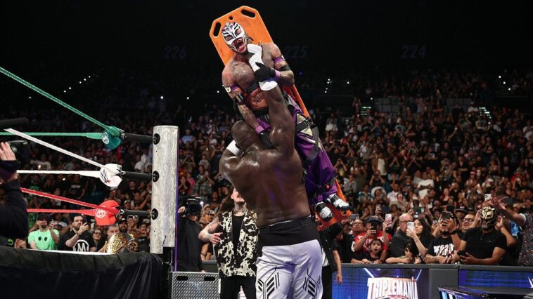 omos-annihilates-rey-mysterio-after-winning-triplemania-34-match,-getting-reinstated-to-aaa-roster