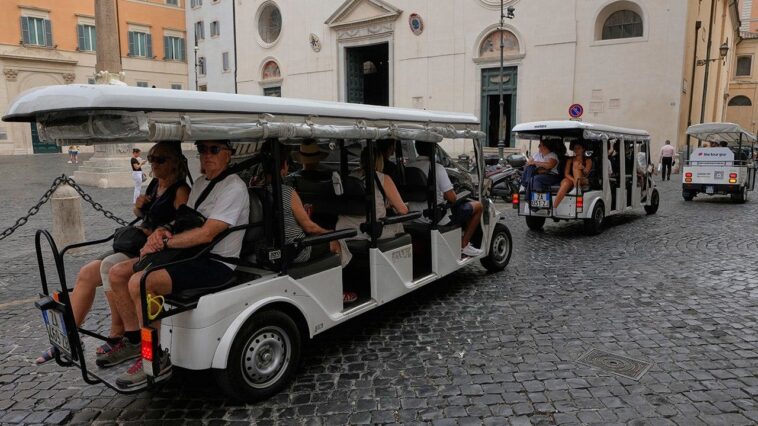 major-city-eyes-crackdown-on-golf-cart-tours-as-furious-locals-push-back
