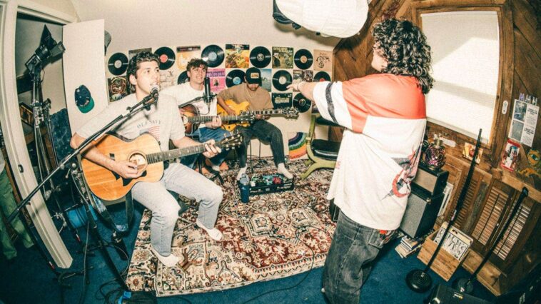 from-football-saturdays-to-routine-weekdays,-the-music-never-stops-at-this-ut-house-full-of-college-musicians