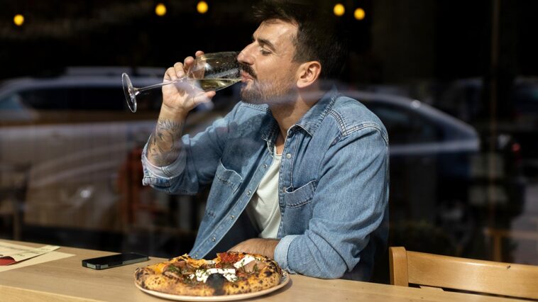 more-americans-are-dining-alone-as-solo-restaurant-reservations-soar,-data-shows
