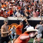 oklahoma-state-stuns-oregon,-deals-early-season-blow-to-ducks’-national-title-hopes