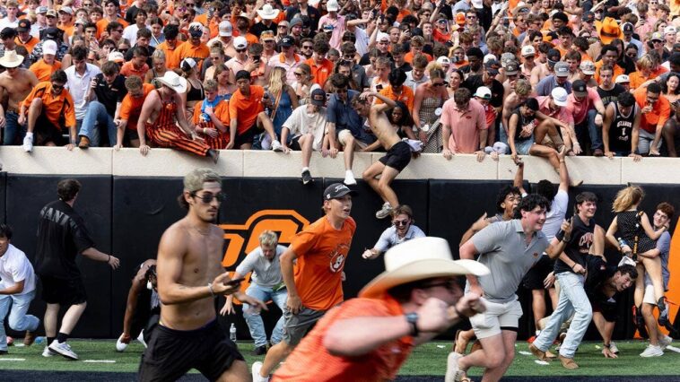 oklahoma-state-stuns-oregon,-deals-early-season-blow-to-ducks’-national-title-hopes