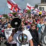 anti-mass-migration-protesters-descend-on-portsmouth,-police-arrest-man-in-burqa-after-face-mask-ban