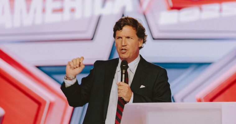 tucker-carlson-rips-fox-news-viewers,-agrees-with-el-sayed’s-9/11-comments-blaming-america