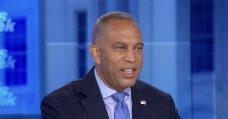 watch:-hakeem-jeffries-gives-word-salad-when-asked-if-dems-will-impeach-trump-on-day-one,-claims-“we-haven’t-ruled-anything-in”