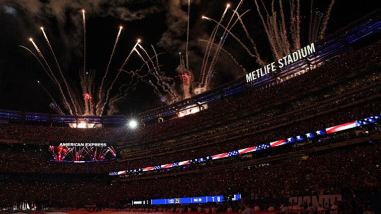 giants-honor-9/11-heroes-before-emotional-sunday-night-football-opener-against-cowboys