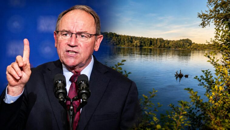 hear-desperate-search-for-battleground-gop-candidate-after-plane-crash