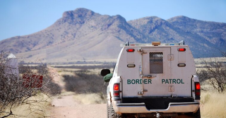 news-crew-from-anti-ice-ms-now-stranded-in-remote-texas-desert:-8-border-patrol-officers-came-to-the-rescue