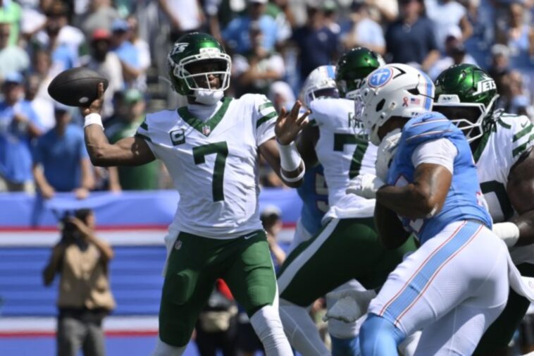 geno-smith’s-game-1-accuracy-scratched-the-surface-of-jets’-offensive-possibilities