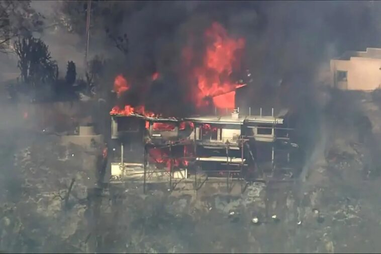 palos-fire-breaks-out-near-orange-and-los-angeles-counties,-engulfing-at-least-one-home