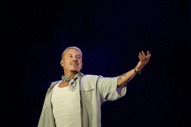 macklemore-blames-jewish-nfl-owner-for-getting-him-booted-from-ed-sheeran-tour