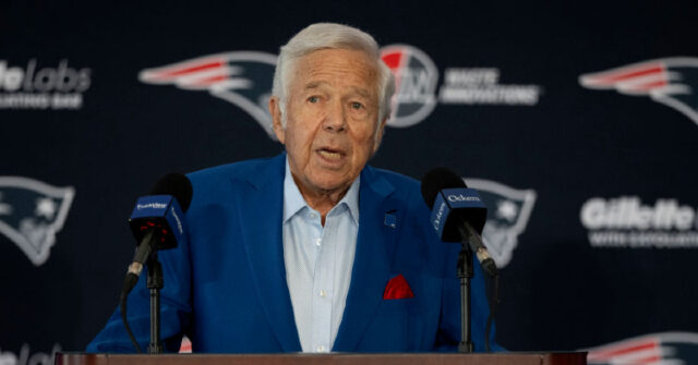 new-england-patriots-owner-robert-kraft-says-rapper-macklemore-spread-‘division-and-hate’-at-ed-sheeran-stadium-tour