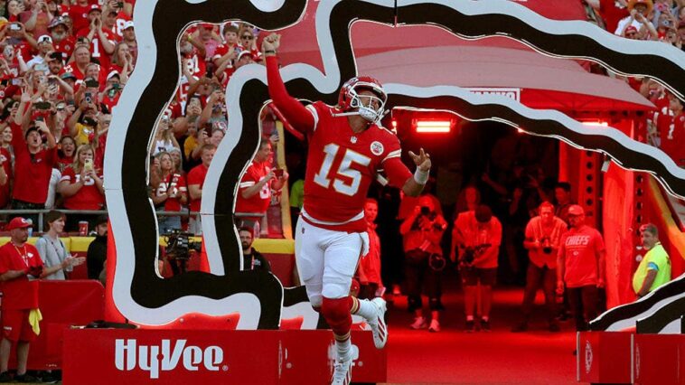 patrick-mahomes-answers-troubling-questions-about-his-serious-knee-injury-on-first-drive-of-the-chiefs-season