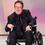 michael-j.-fox-receives-standing-ovation-at-2026-emmys-for-parkinson’s-disease-advocacy-work