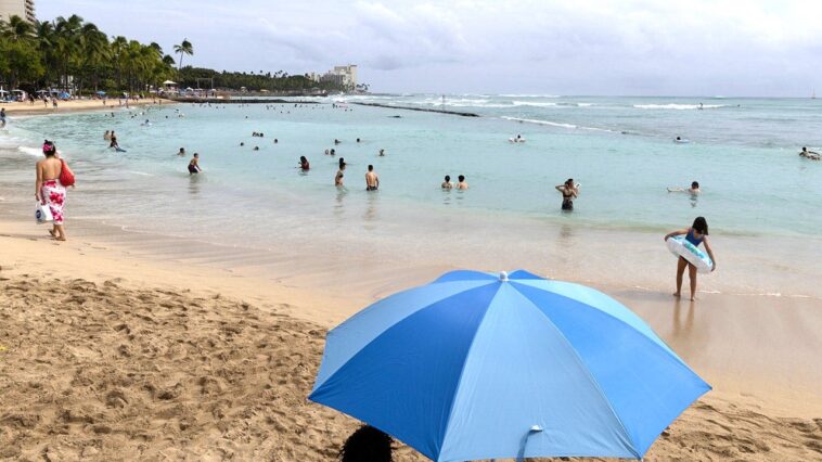 island-getaway-hit-with-urgent-warning-as-hurricane-damage-leaves-travelers-without-power