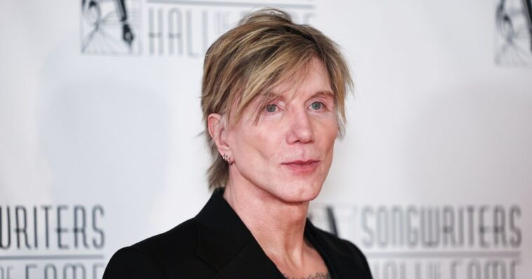 goo-goo-dolls-frontman-says-he-refuses-to-alienate-fans-by-going-political:-‘not-going-to-lecture-people’