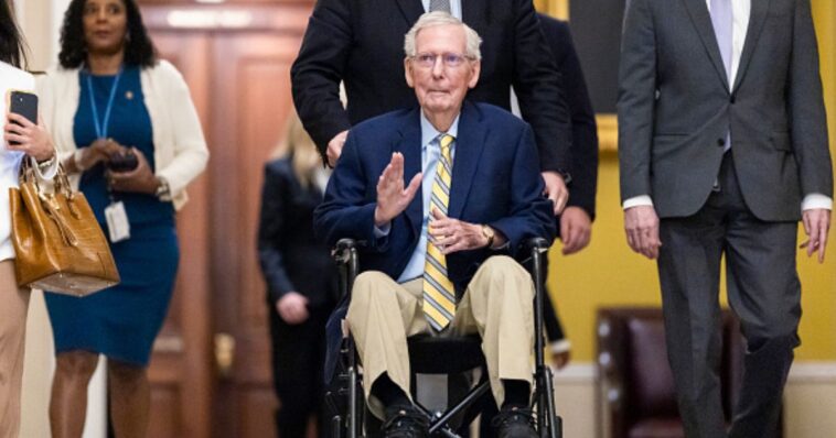 watch:-wheelchair-bound-mitch-mcconnell-returns-to-senate,-raising-questions-of-his-mental-competency
