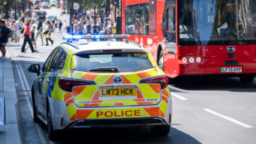 london-police-on-the-hunt-for-british-man-accused-of-assaulting-3-jewish-teens-on-bus