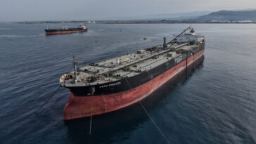 us,-gulf-allies-conducting-daytime-transits-through-strait-of-hormuz:-report