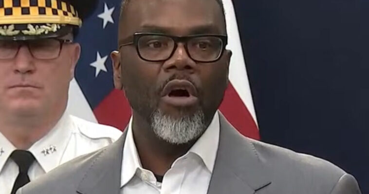 chicago-mayor-brandon-johnson-says-illegal-immigrants-are-an-‘essential-part-of-who-we-are’