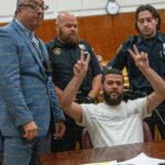 jew-hating-attacker-flashes-wild-‘victory-sign’-after-nyc-judge-hands-him-light-sentence-for-antisemetic-assault