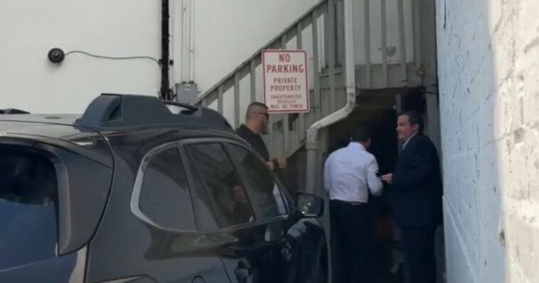 radical-muslim-abdul-el-sayed-seen-sneaking-into-chuck-schumer’s-back-door