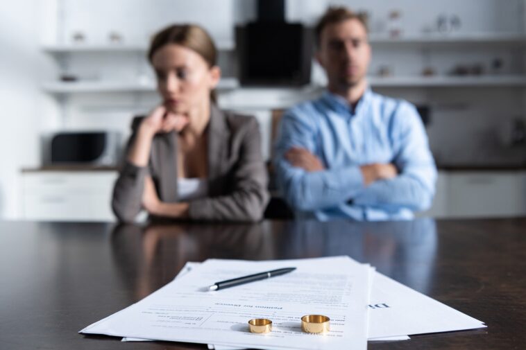 married-couples-who-don’t-share-the-same-last-name-are-more-likely-to-get-divorced