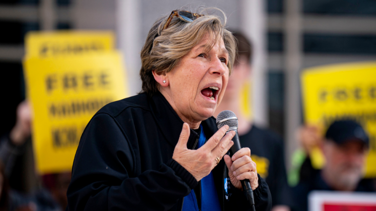 powerful-teachers’-unions-share-striking-link-with-states-struggling-to-teach-kids-to-read