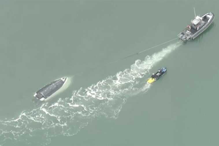 one-dead,-two-seriously-injured-as-boat-hits-rocks-under-golden-gate-bridge