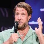 barstool-chief-dave-portnoy-blasts-macklemore’s-shady-past,-strongly-supports-patriots-owner-robert-kraft