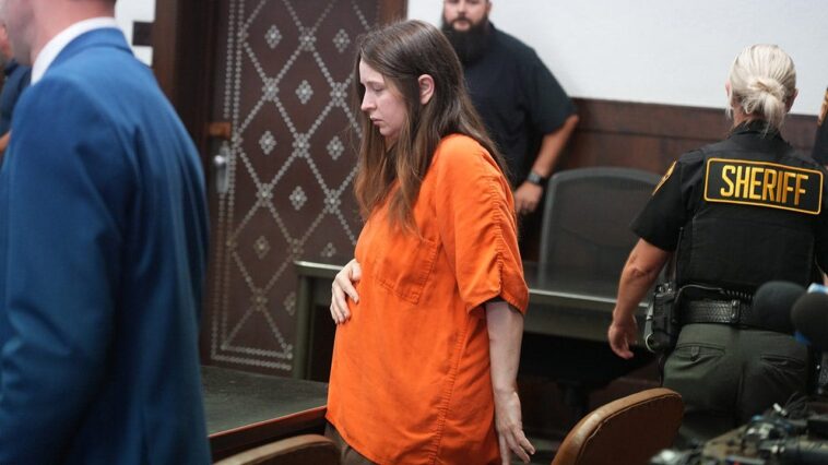 ohio-mom-of-16-cradles-stomach-in-court,-pleads-not-guilty-in-severe-abuse-case-involving-own-children