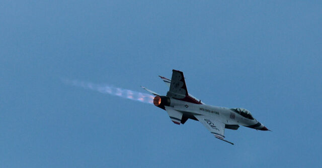 pilot-ejects-safely-as-f-16-fighter-jet-crashes-in-michigan