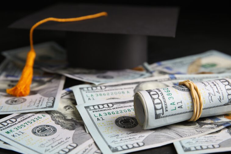 hundreds-of-colleges-where-up-to-80%-of-students-fail-to-pay-their-loans-—-sticking-taxpayers-with-the-bill