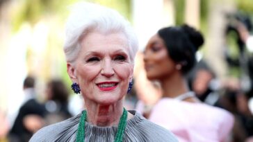 maye-musk-defends-sydney-sweeney’s-nude-sports-ad-and-recalls-12-year-path-to-citizenship