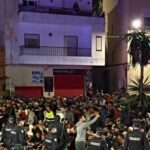 watch:-ceuta-chaos-as-invading-migrants-rush-to-claim-new-‘temporary’-shelter