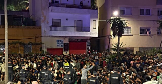 watch:-ceuta-chaos-as-invading-migrants-rush-to-claim-new-‘temporary’-shelter
