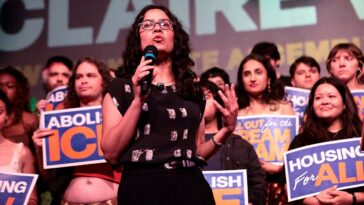 socialist-claire-valdez-faces-calls-for-federal-probe-after-mexico-‘fight’-pledge