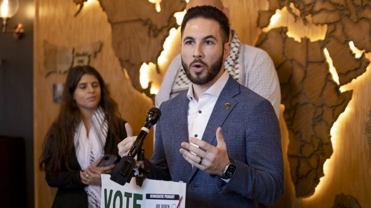 swing-state-mayor-sued-as-city’s-muslim-holiday-displays-ignite-religious-favoritism-fight