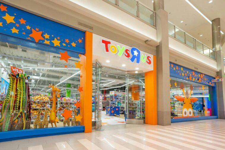 adults-who-refuse-to-grow-up-are-bringing-toys-‘r’-us-back-to-your-mall