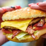 the-best-cheese-for-a-burger,-according-to-an-expert,-and-why-some-popular-picks-fall-flat