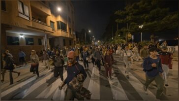 shocking-videos:-thousands-of-north-african-migrants-charge-through-ceuta-in-disturbing-footage,-as-police-tries-to-dismantle-invaders’-beach-shantytowns