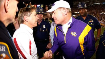 lane-kiffin’s-visit-to-oxford-isn’t-the-first-time-a-coach-made-an-unwelcome-return-to-his-former-school