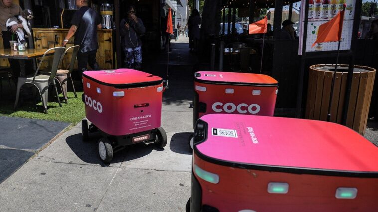 delivery-robots-swarm-chicago-sidewalk-in-viral-video