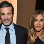 jennifer-aniston’s-romance-with-jim-curtis-faces-celebrity-relationship-trap,-expert-warns