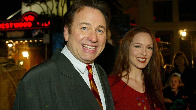 john-ritter’s-widow-amy-yasbeck-details-the-fatal-misdiagnosis-she-says-led-to-his-death