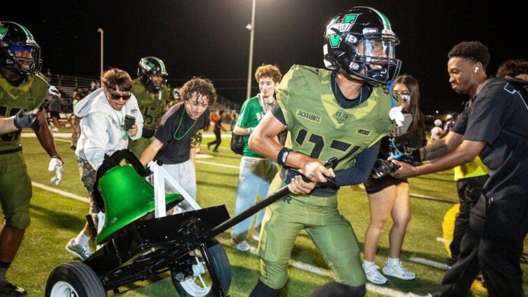 entire-california-high-school-football-team-suspended-after-mascot’s-obscene-gesture