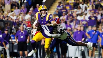 where-lsu-qb-sam-leavitt-stands-for-ole-miss-game-after-‘doubtful’-tag-drama