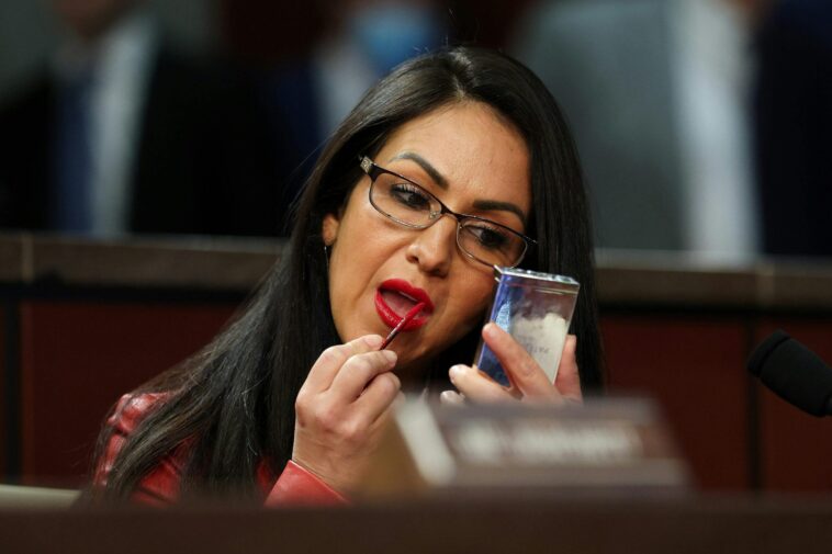 ‘i’m-not-a-lesbian’:-lauren-boebert-denies-sleeping-with-three-staffers