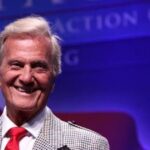 pat-boone-to-trump:-‘be-quiet’-—-veteran-singer-urges-president-to-stop-name-calling-and-act-more-presidential-—-and-he-told-the-fake-news-to-zip-it-too